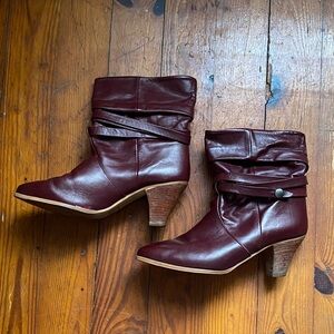 dingo Burgundy Slouch Strap Ankle Boots